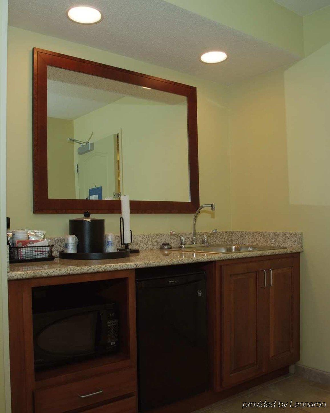 Hampton Inn Macomb Bilik gambar