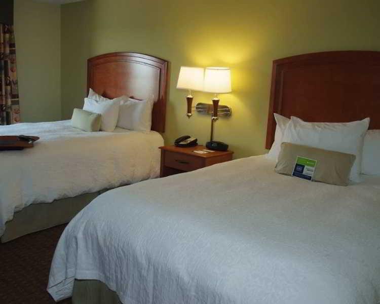 Hampton Inn Macomb Bilik gambar
